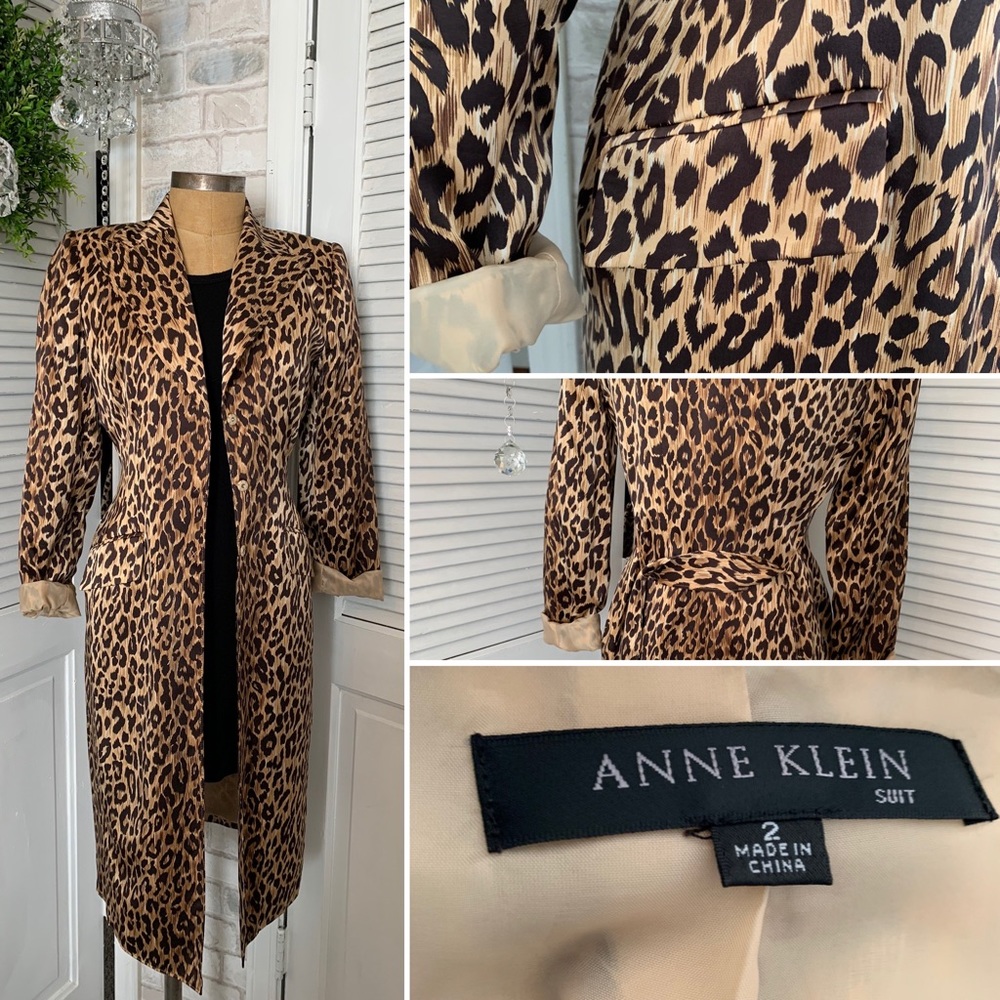 Beautiful silk long blazer leopard like new